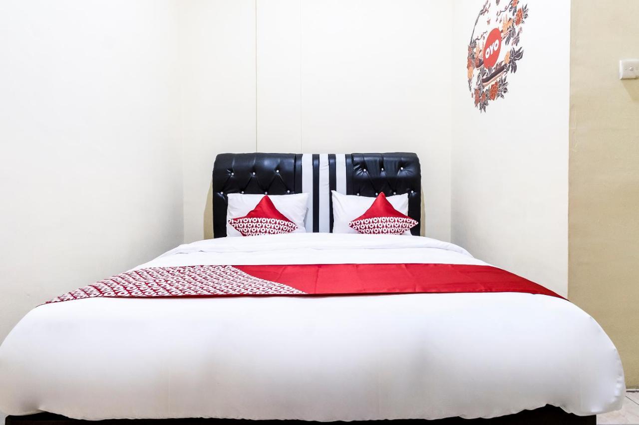 Oyo 723 Nia Mandiri Syariah Hotel 2*