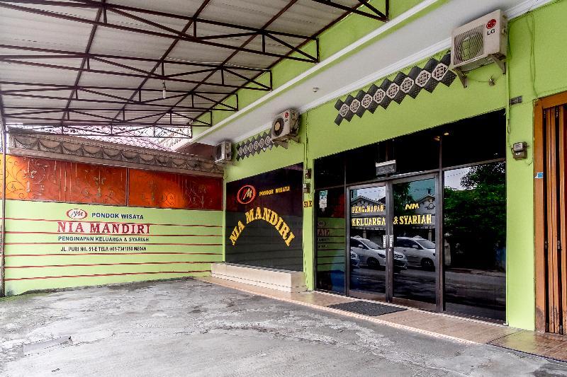 Oyo 723 Nia Mandiri Syariah Hotel 2*